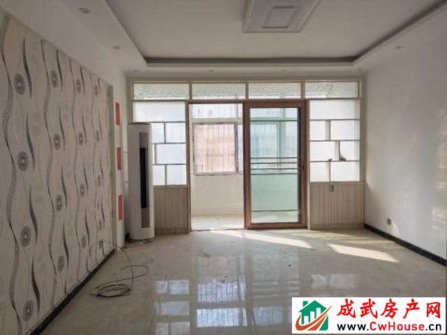 富达东方城 3室2厅 128平米 精装修 12000元/年