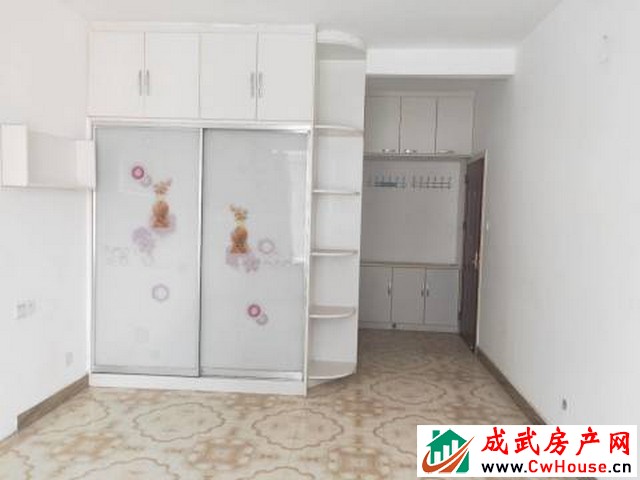 富达东方城 3室2厅 127平米 简单装修 10000元/月