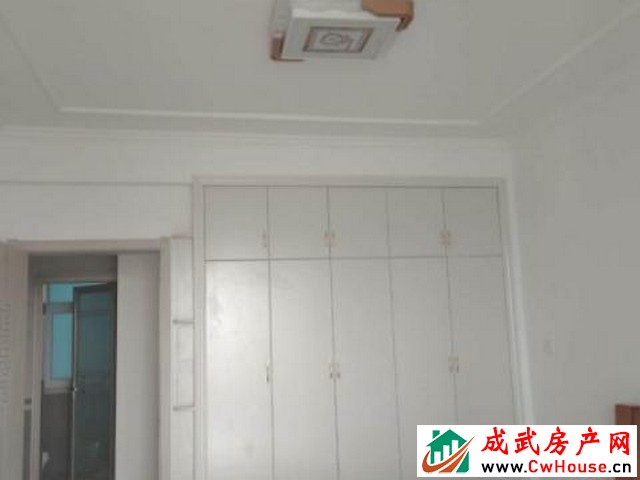 文亭蓝水湾 3室2厅 115平米 精装修 16000元/月