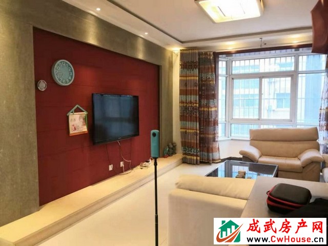 文亭蓝水湾 3室2厅 133平米 精装修 56万元
