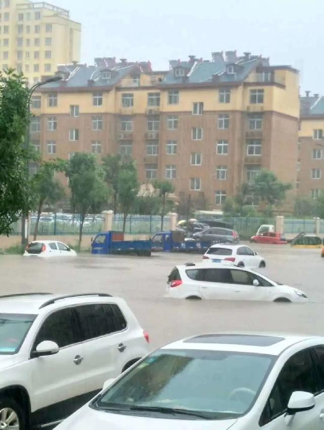 暴雨后，成武在看“海”，珑璟湾地面抬高设计，高瞻拒“水”！