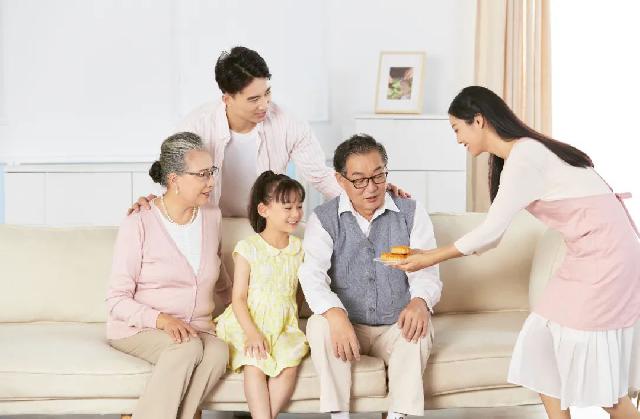 绿城·桂语江南丨望湖揽景赏秋月，洋房佳境话团圆