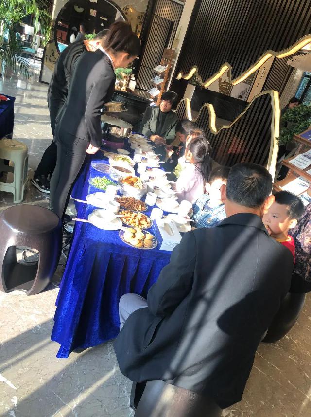 绿城·桂语江南丨以爱之名定格全家幸福，面长情长敬献福寿安康