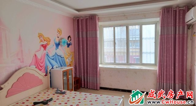 锦绣明珠园 4室2厅 180平米 简单装修 64万元